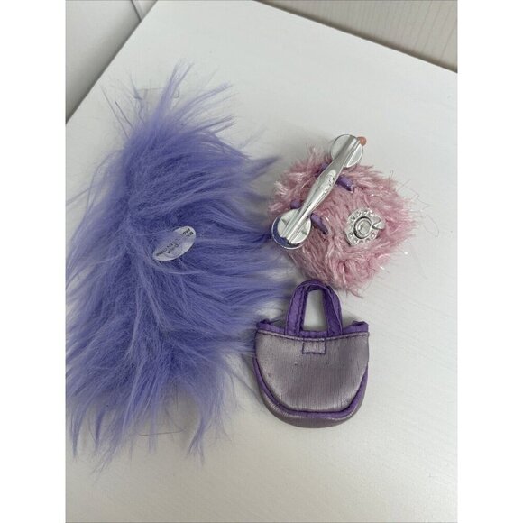 Vintage Bratz Yasmin Slumber Party NO SHOES w/ accessories - Picture 8 of 9